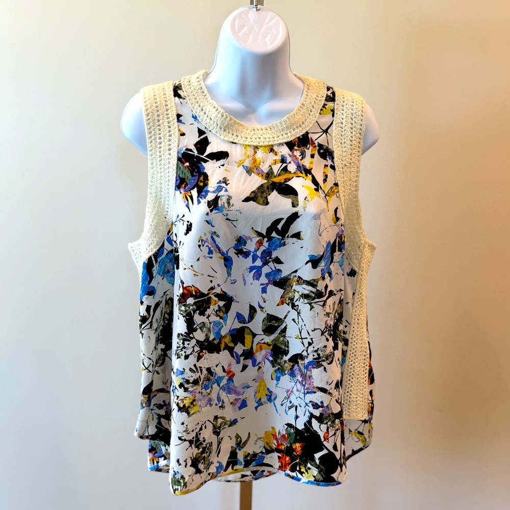 Elizabeth & James size Large top